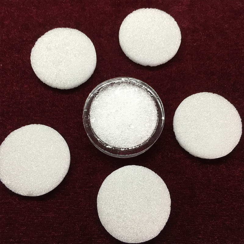 Triesky z kremenného piesku